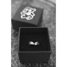 Load image into Gallery viewer, angel ring white