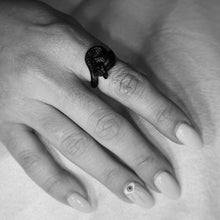 Load image into Gallery viewer, snake ring black