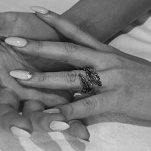Load image into Gallery viewer, silver leaf ring uk