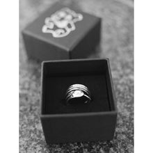 Load image into Gallery viewer, silver feather rings uk